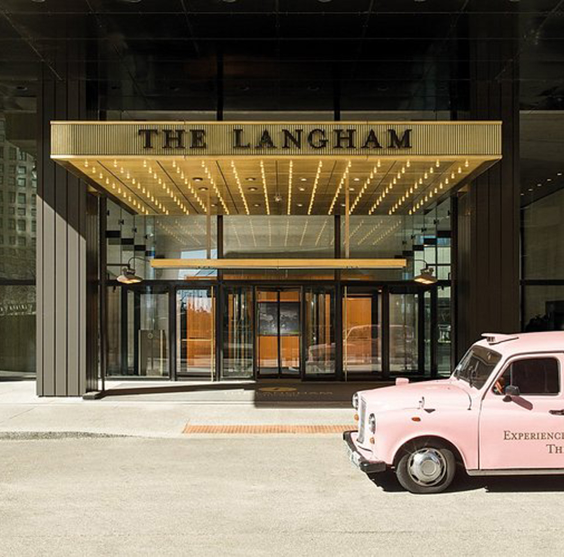 Where to Stay in Chicago: Luxury Hotels with Stunning Skyline Views